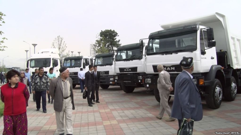 В Таджикистане представлены 1500 наименований товаров 