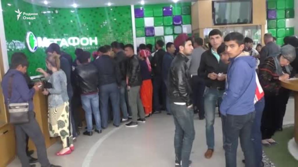 В Таджикистане наблюдаются огромные очереди в последний день перерегистрации сим-карт