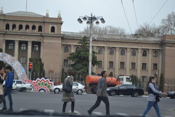 МВД отрицает факт самоубийства у мэрии Душанбе