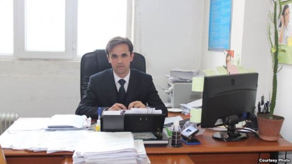Журналисты госСМИ отныне должны полностью указывать титул президента Таджикистана