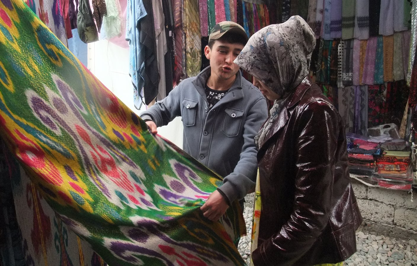 В Таджикистане торговцев обязали документально подтверждать законность происхождения их продукции