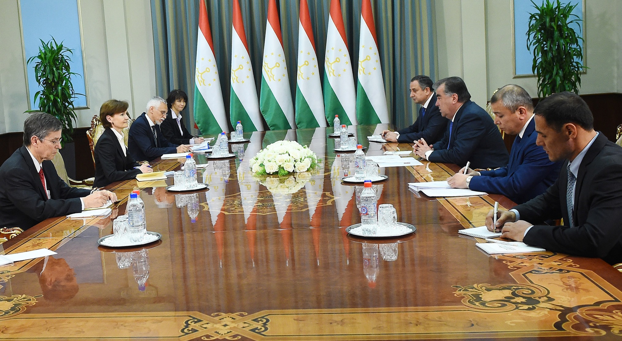 Президент Таджикистана поблагодарил Всемирный банк за поддержку в реконструкции Нурекской ГЭС
