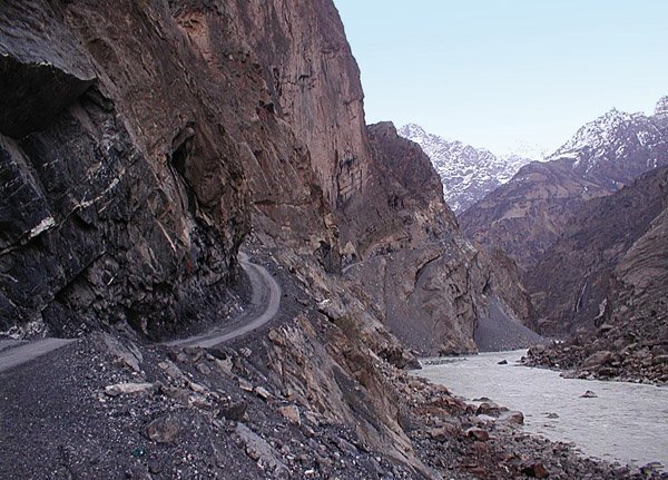 ИБР выделит Таджикистану 20 миллионов кредита на строительство автодороги Куляб-Калаихумб