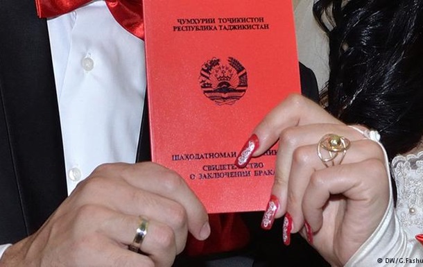 В ЗАГСах Таджикистана теперь будут работать только дипломированные юристы