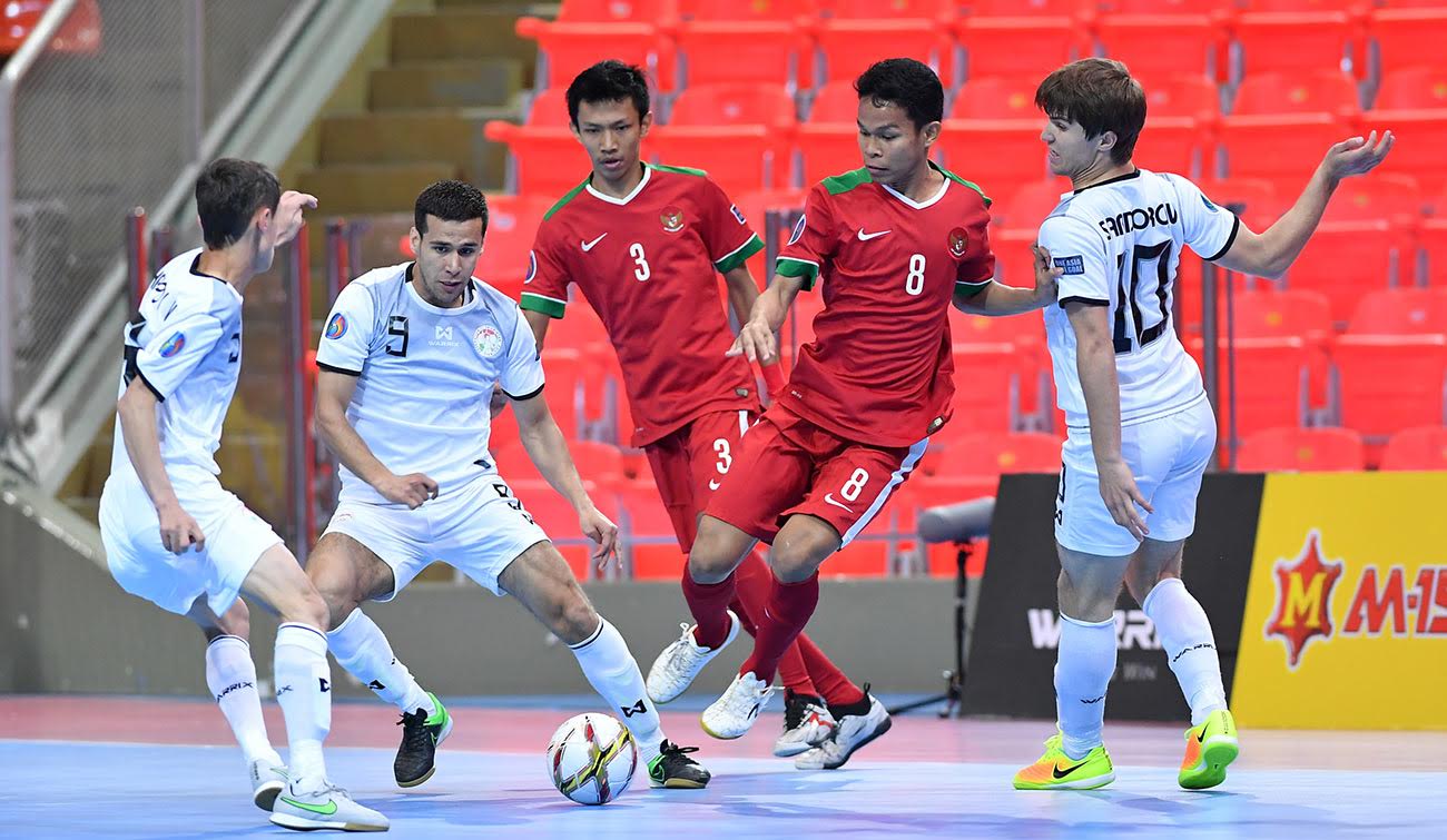 Футзалисты и футболистки Таджикистана уступили командам Индонезии и Кыргызстана
