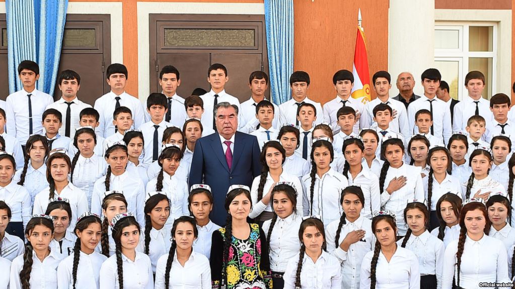 В Таджикистане создадут свой «комсомол»?