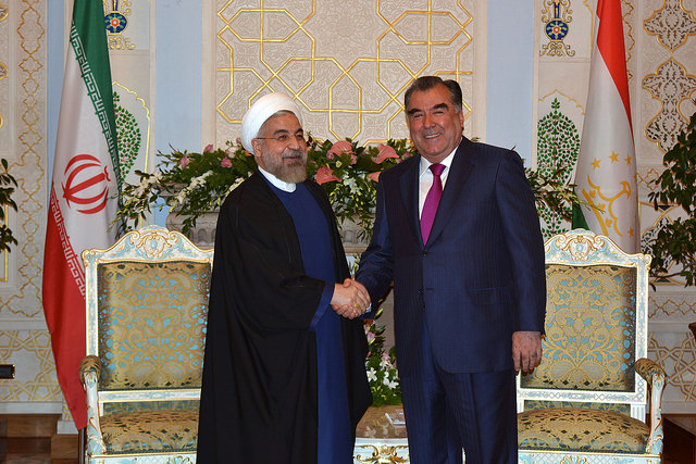 Эмомали Рахмон поздравил Хасана Рухани с переизбранием на пост президента Ирана