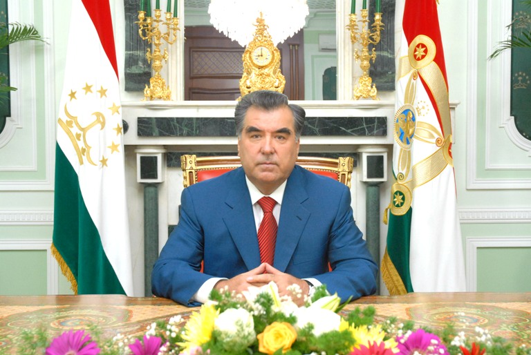 Президент призвал таджикистанцев не быть расточительными в фитре