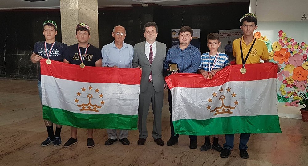 Таджикские школьники получили золотые медали Международной олимпиады в Индии