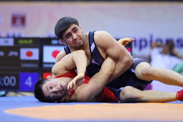 Бронзовая медаль таджикского борца на Чемпионате Азии