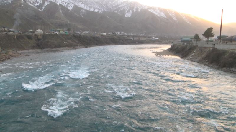 Двое подростков утонули в реках Таджикистана за минувшие сутки