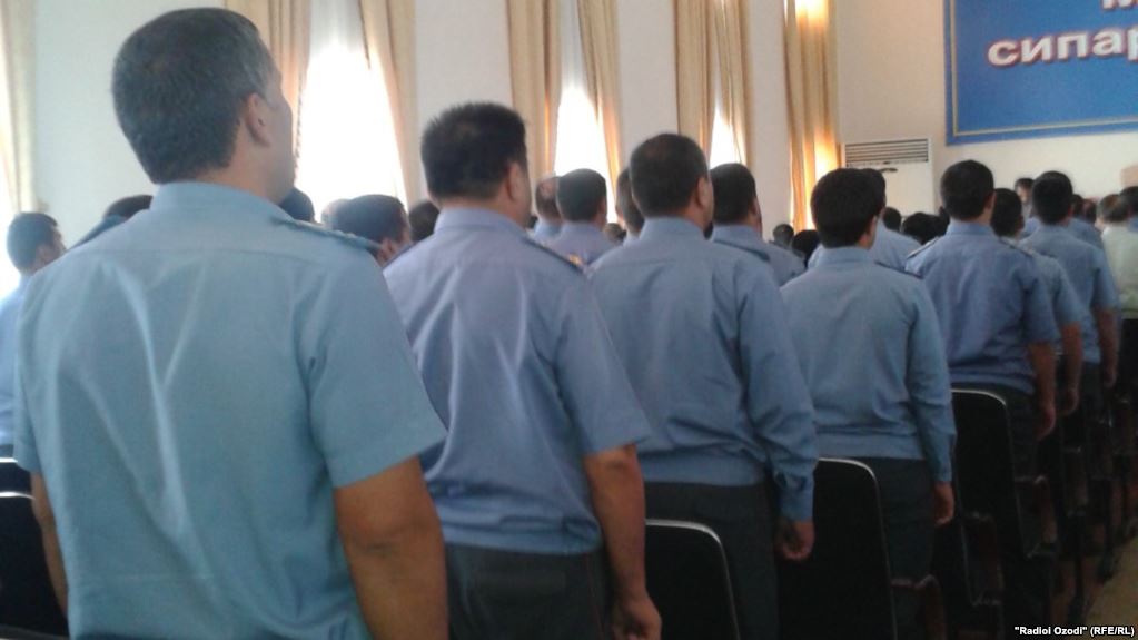 Лиц с двойным гражданством не допустят в ряды таджикской милиции