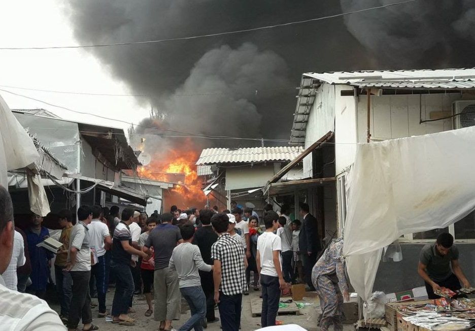 Установлена сумма ущерба, нанесенного пожаром двум рынкам в Фархоре