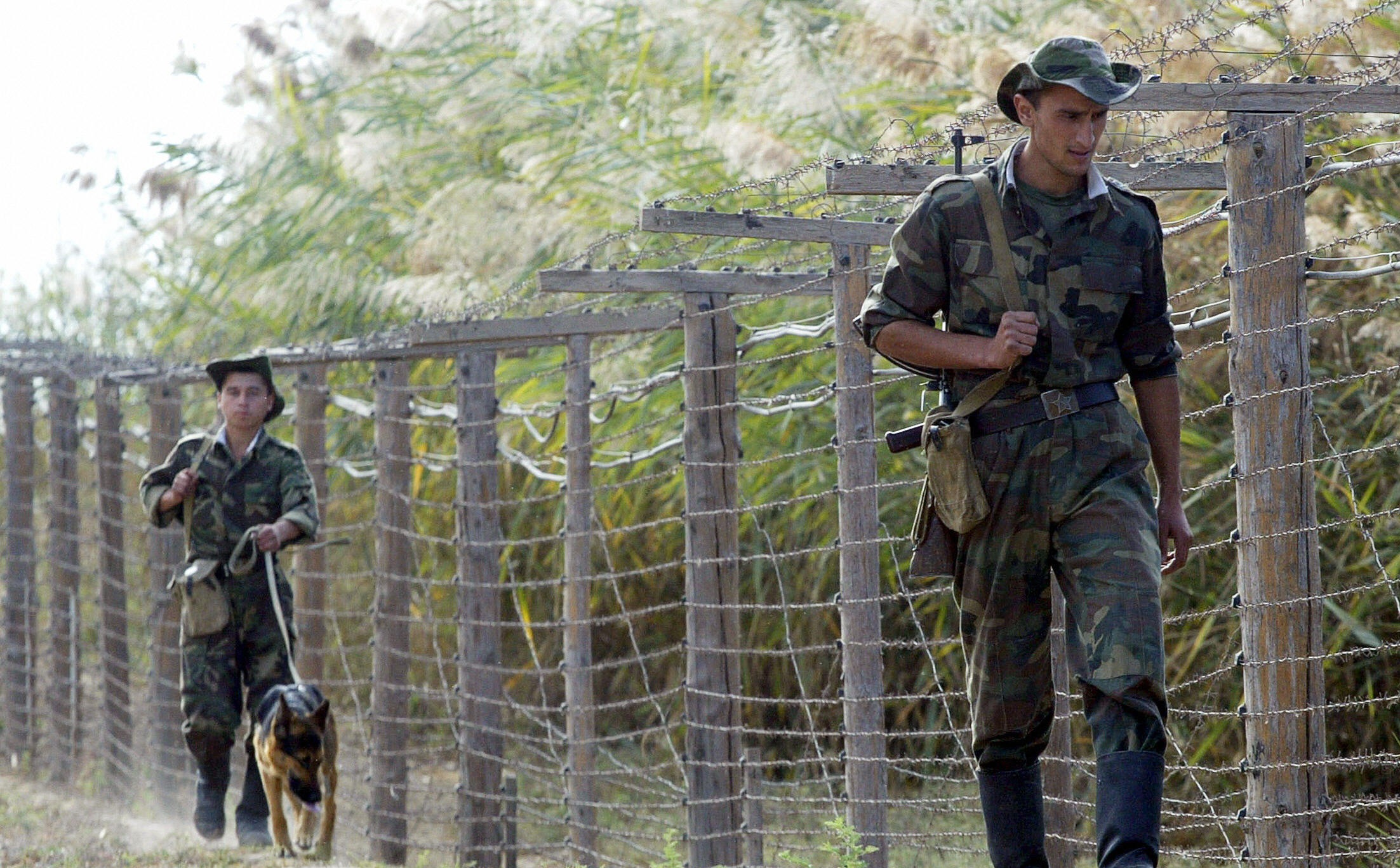На таджикско-афганской границе нейтрализованы два контрабандиста
