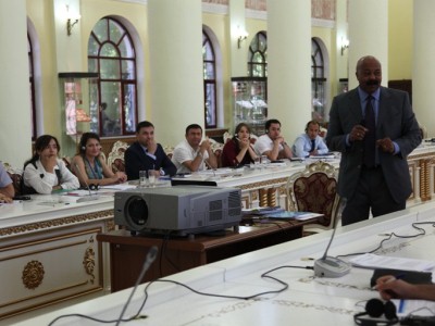 Кредитные организации Таджикистана обучаются управлять неактивными кредитами