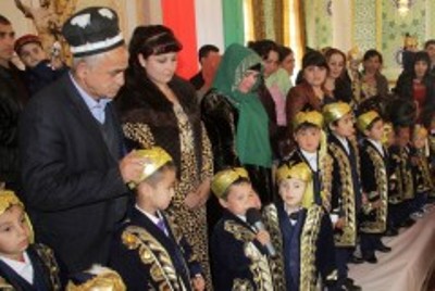 В Спитамене провели торжество в честь обряда обрезания для 22 детей