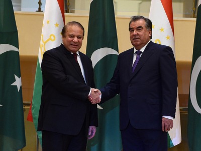 Премьер-министр Пакистана Мухаммад Наваз Шариф  прибыл в Таджикистан