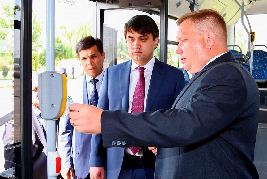 На центральных линиях пассажирского транспорта города Душанбе внедрен электронный порядок оплаты проезда