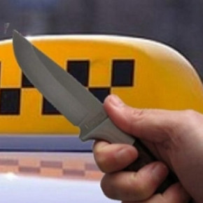 В Душанбе пассажир такси ограбил пассажирку