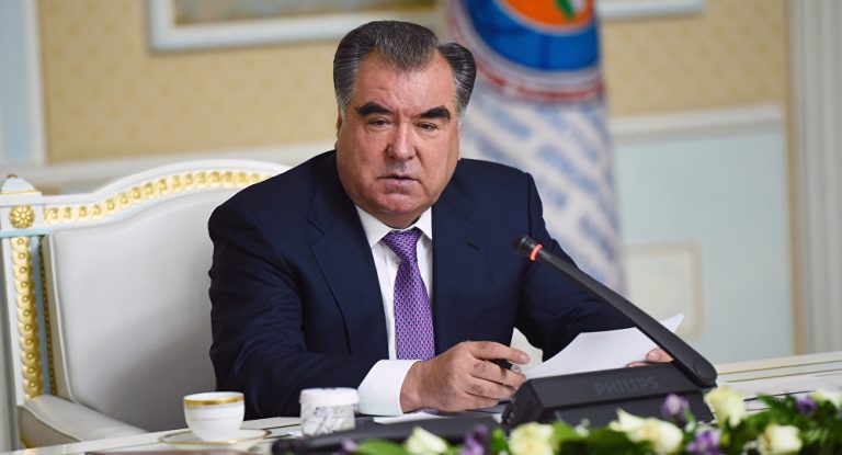 Президент Таджикистана отправил в отставку трех судей