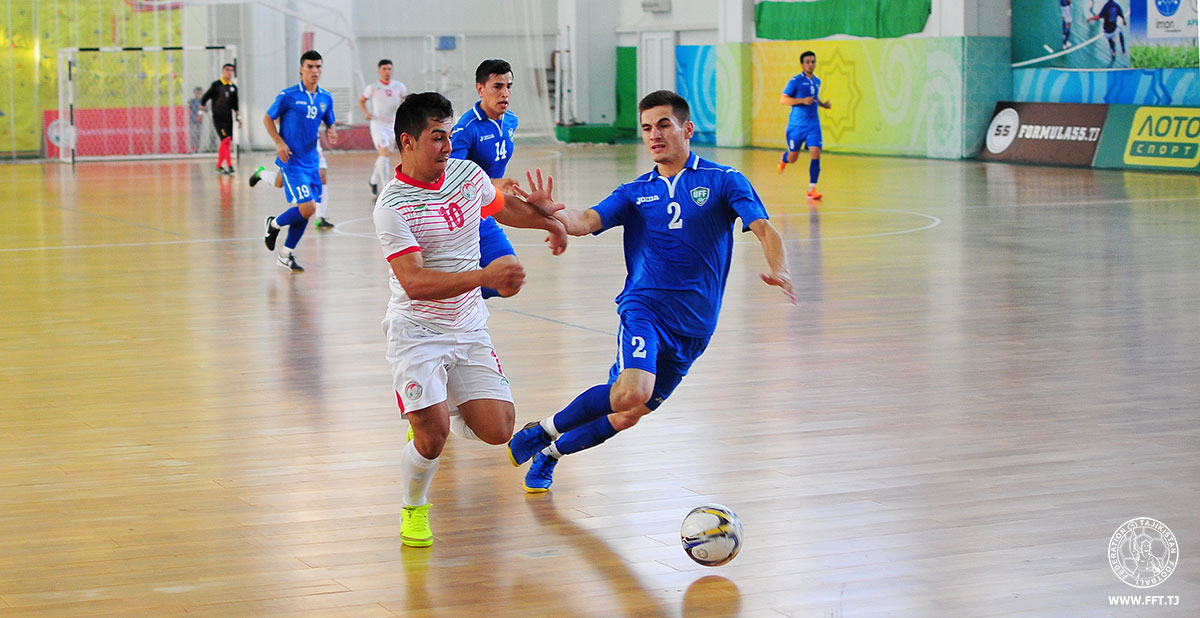 Таджикские футзалисты впервые одержали победу над сборной Узбекистана
