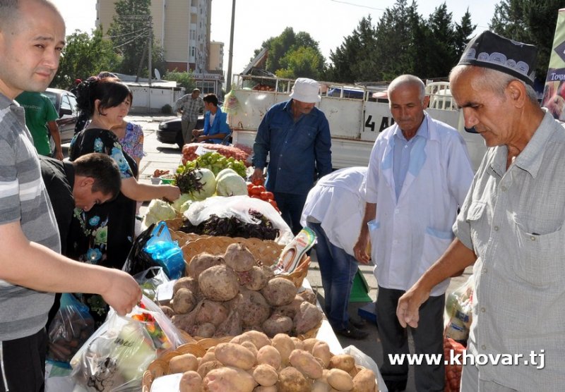 На рынках Душанбе в честь Иди Курбон организована ярмарка по продаже сельхозпродукции