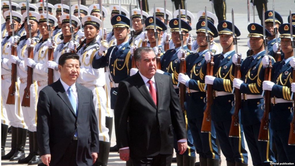 Президент Таджикистана отбыл в Китай с государственным визитом