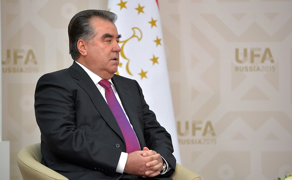Президент Таджикистана просит у стран БРИКС помощи в реализации гидроэнергетический проектов