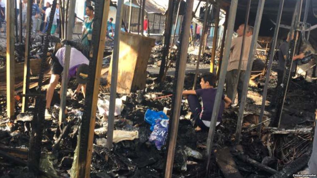 На центральном рынке Пянджа сгорели свыше 40 торговых точек