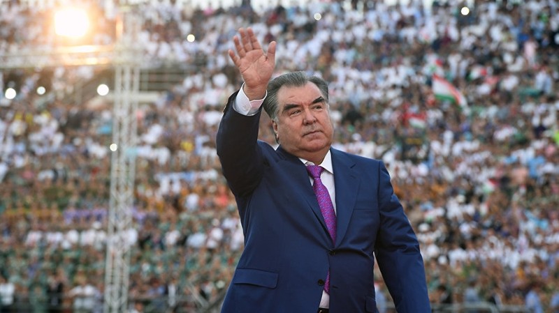 Главы США, России, Китая поздравили Эмомали Рахмона с главным праздником Таджикистана