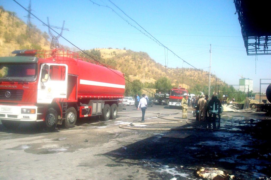 Недалеко от Душанбе сгорела автозаправочная станция