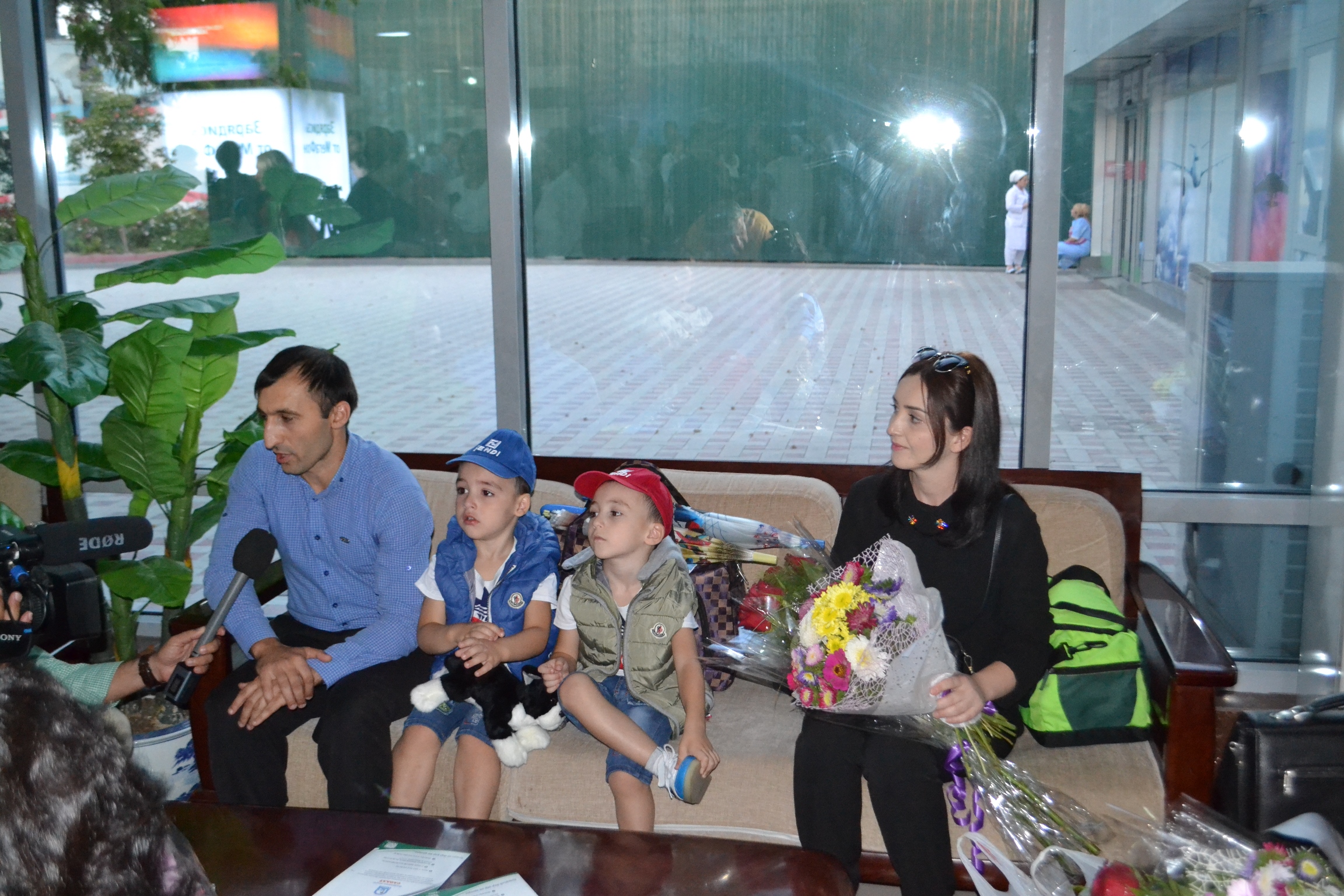Некоторые педагоги приехали на работу в Таджикистан вместе со своими семьями.