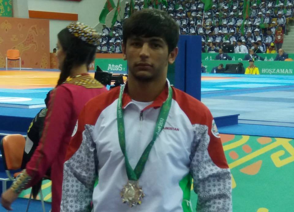 Бехруз Ходжазода выиграл золотую медаль по самбо и серебро по курашу