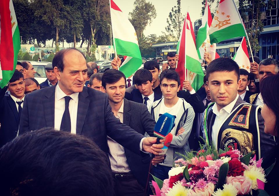 Встреча Мехрубона Сангинова в Душанбе после победного боя над американцем Кэмероном Буроуджсом