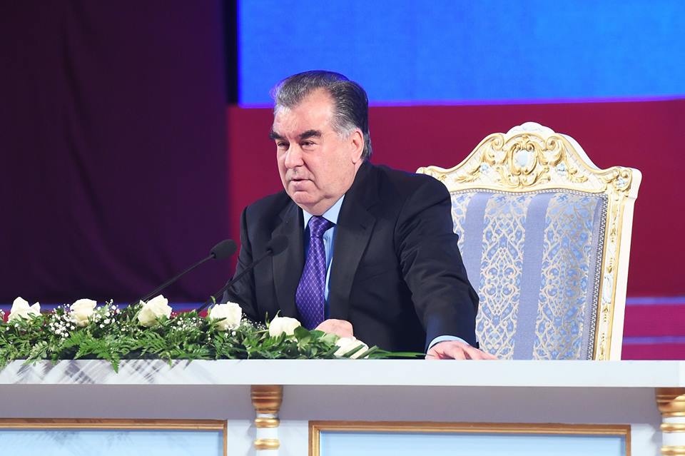 Президент призвал поддерживать любые инициативы таджикских бизнес-леди