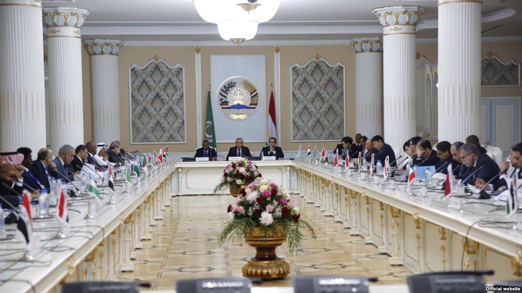 Второе заседание экономического Форума сотрудничества арабских государств со странами Центральной Азии и Азербайджана. Душанбе, 16 октября 2017 года (фото с сайта МИД РТ)