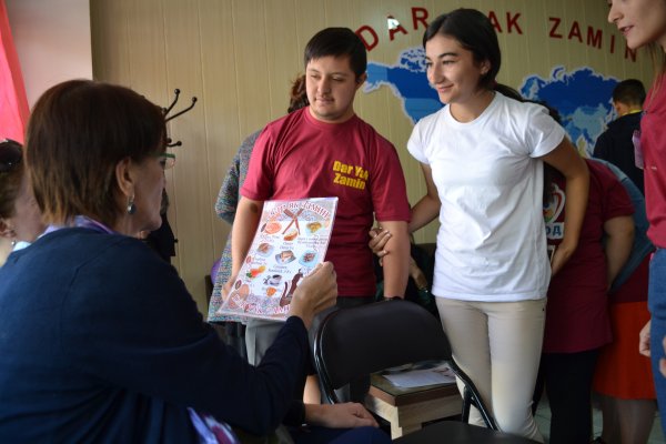 В Душанбе открылось первое социальное кафе