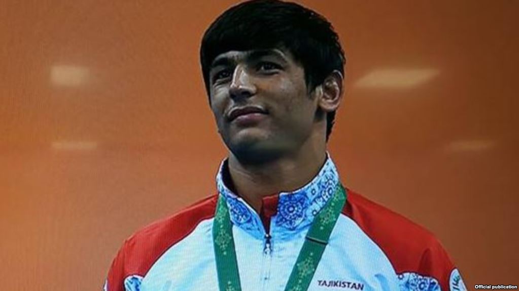 Таджикский самбист стал чемпионом мира