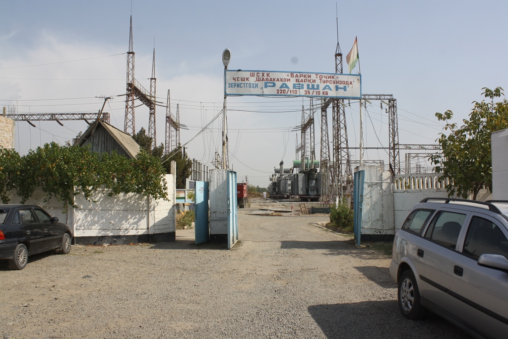 В Турсунзаде на примере «Образцового дома» жителям показывают, как экономить электроэнергию