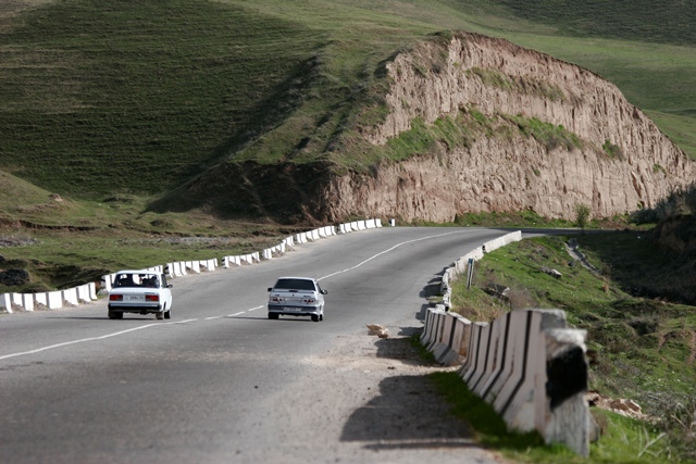 В результате ДТП на автотрассе Душанбе-Курган-тюбе погибли четыре человека