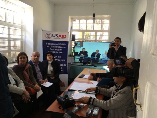 USAID передало оборудование для телемедицины противотуберкулезному центру в Раште