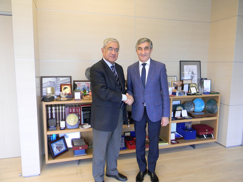 Чрезвычайный и Полномочный посол РТ в Азербайджане Рустам Соли и Ректор АДА Хафиз Пашаев