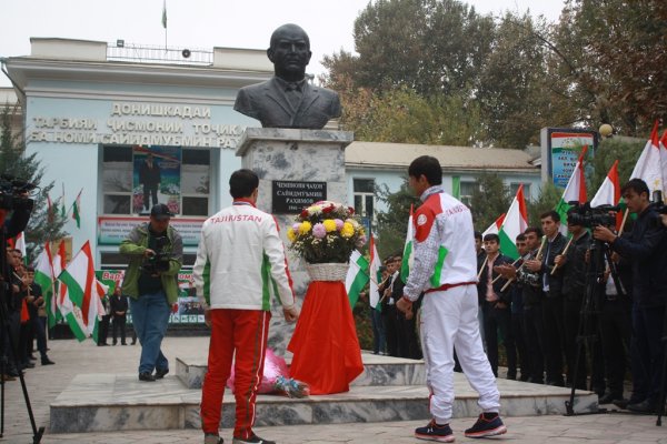 Эту победу в Таджикистане ждали 42 года: как встречали Чемпиона