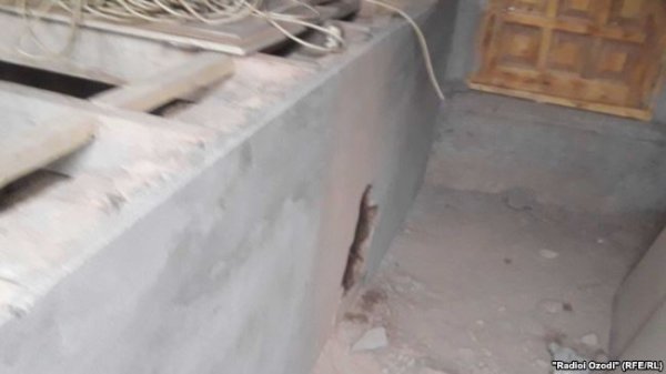 Минометные снаряды попали в дома в кишлаке в Шаартузском районе. Минобороны выясняет, откуда они прилетели