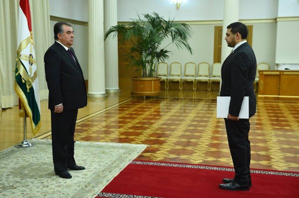 Эмомали Рахмон принял новых послов восьми государств в Таджикистане