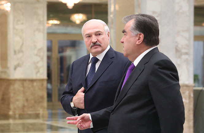 Лукашенко: Я хотел бы, чтобы таджикско-белорусские отношения были так же красивы, как горы Таджикистана