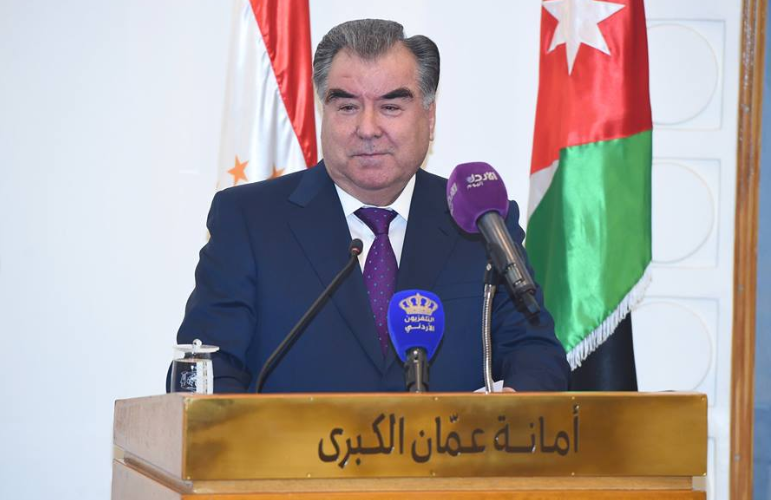 Эмомали Рахмон предложил наладить поставки таджикской пресной воды в Иорданию