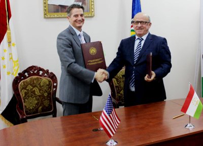 Посольство США вручило ключи от нового здания таможни в Мургабском районе