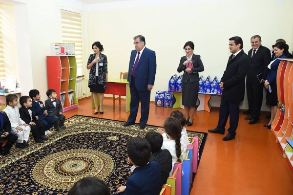 Эмомали Рахмон и Рустам Эмомали открыли новые образовательно-воспитательные учреждения в столице