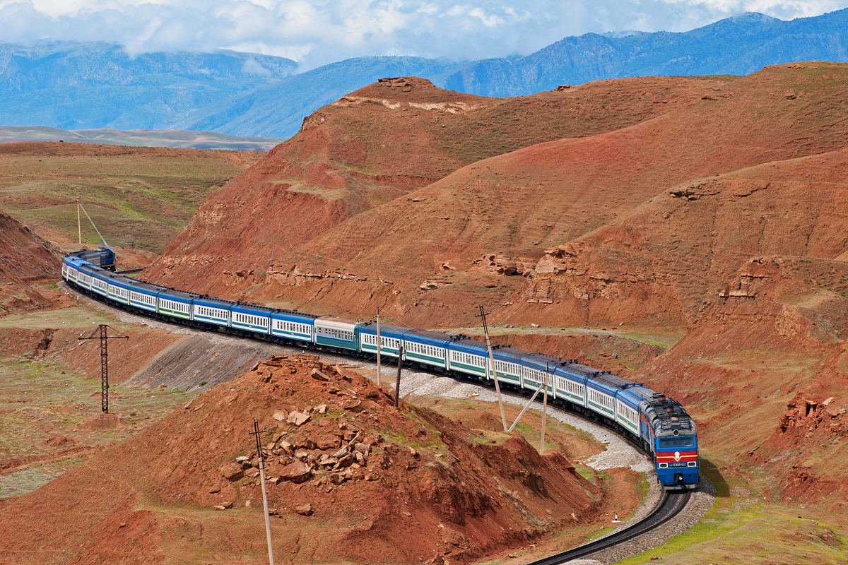Транзит таджикских железнодорожных грузов через Узбекистан стал дешевле на 30-50 процентов